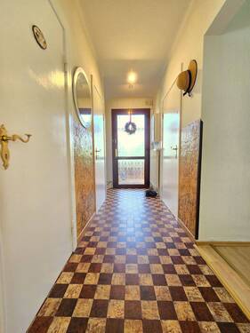 Flur EG - 6 Zimmer Mehrfamilienhaus, Wohnhaus in Vögelsen