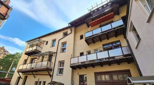 Rückansicht Balkone - 4 Zimmer Einfamilienhaus zum Kaufen in Nürnberg