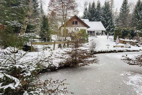 Hausansicht im Winter - 