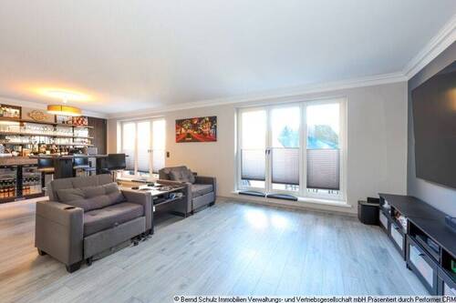 02 Wohnbereich - 3 Zimmer Etagenwohnung zur Miete in Hamburg