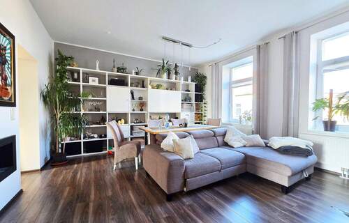 Wohnzimmer - Schickes Wohnglück in Köthen: Stilvolle 3-Zimmer-Wohnung für Paare & kleine Familien