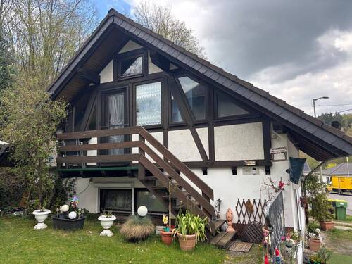 Seitenansicht vom Wohnhaus - 