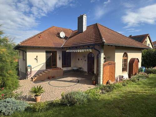 Hinteransicht - 4 Zimmer Einfamilienhaus in Dorndorf-Steudnitz