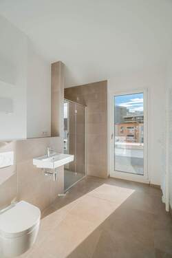 07_weiteres Bad mit Dusche und Tageslicht_Whg28_ZG - 