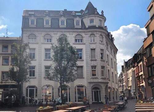 Jakobstraße 31 - Trier-Innenstadt: Charmante Altbauwohnung am Stockplatz mit Blick über die Dächer von Trier