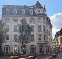 Trier-Innenstadt: Charmante Altbauwohnung am Stockplatz mit Blick über die Dächer von Trier