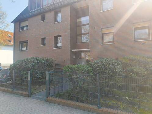 Hausansicht - Links der Weser- Obervieland modernisierte 4 Zi. Wohnung mit Balkon