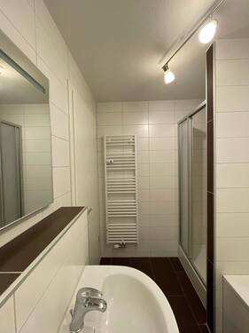 Bad - 3 Zimmer Etagenwohnung zur Miete in Lauf an der Pegnitz