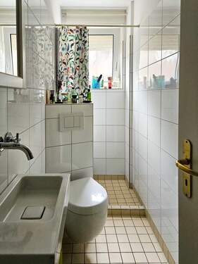 Duschbad im EG Haus 12a - 8 Zimmer Mehrfamilienhaus, Wohnhaus in Langenberg