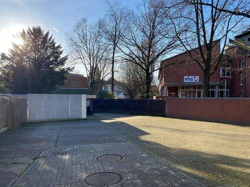 Parkplätze, Carport und Garage - 