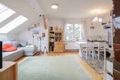 Wohnzimmer mit Kachelofen OG - 