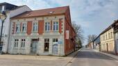 Hausansicht - Lukratives Wohn- und Geschäftshaus - voll vermietet
