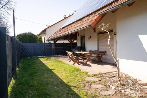 Blick in den sichtgeschützen Garten - 