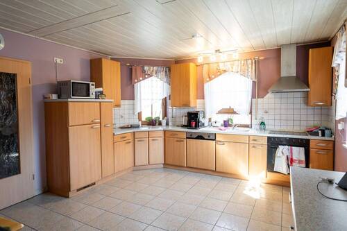 Küche - 6 Zimmer Einfamilienhaus zum Kaufen in Ermershausen