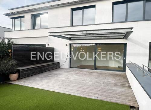 Großzügige Dachterrasse nach Süden - Etagenwohnung mit 135,00 m² in Tübingen zur Miete