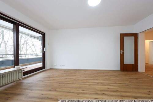 2 Wohnzimmer - 4 Zimmer Etagenwohnung in Schenefeld