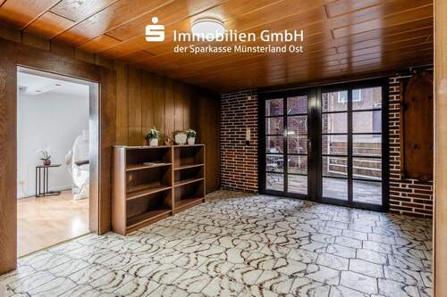Diele Kosmetikstudio - 4 Zimmer Mehrfamilienhaus, Wohnhaus in Beckum