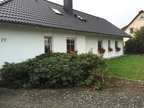 Haus - Straßenseite 1 - 7 Zimmer Einfamilienhaus zum Kaufen in Dümmer