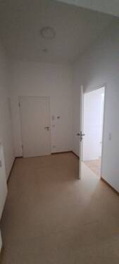 Eingangsbereich mit Zugang Tageslichtbad - 