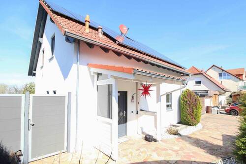 Haus mit Eingangsbereich - 
