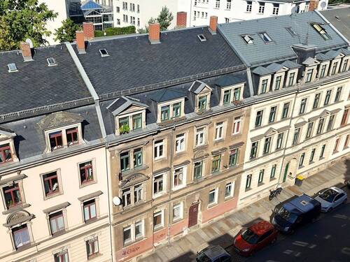 Außenansicht - sanierungsbedürftiges Denkmalgeschütztes Mehrfamilienhaus Dresden - Pieschen