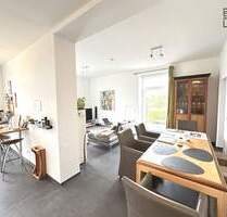B&B Immobilien: Stilvolle 3-Zimmer-Altbauwohnung mit Terrasse und zwei Gartenflächen in Trier-Feyen