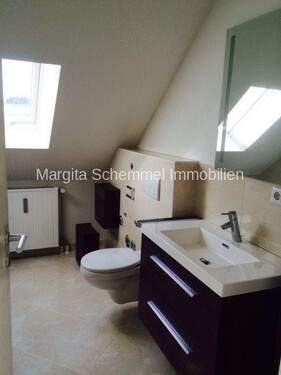 Bad - 3 Zimmer Etagenwohnung in Schwanstetten