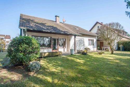 Rückansicht des Hauses - +++ Kinder, wir sind zu Hause - Grün, ruhig & doch stadtnah! +++