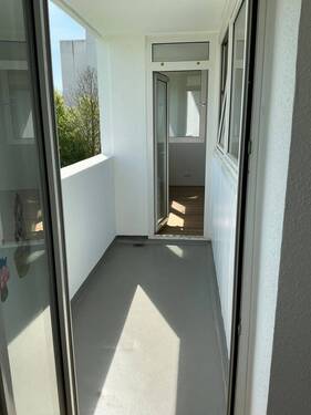 Sonniger Balkon mit toller Aussicht - 