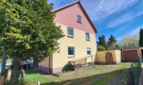 Seitenansicht - Attraktive Doppelhaushälfte mit viel Potential - 90522 Oberasbach