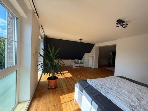 Modernisiertes Schlafzimmer - 
