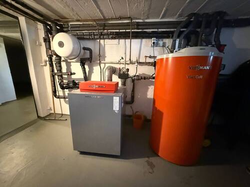 Heizungsraum mit Kessel - 