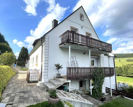 Außenansicht Gartenseite - Ein Haus auf Rezept Symptome: Stress. Therapie: Bischofsgrün.