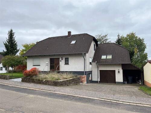 4 - Einfamilienhaus mit Einliegerwohnung und schönem Grundstück