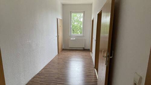 Flur.jpg - Etagenwohnung mit 108,00 m² in Lauchhammer zur Miete