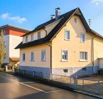 Großzügiges Wohnhaus mit 6 Zimmern, Garten und Garagen. Ideal für Familien in NEURIED-ALTENHEIM - Neuried/Altenheim