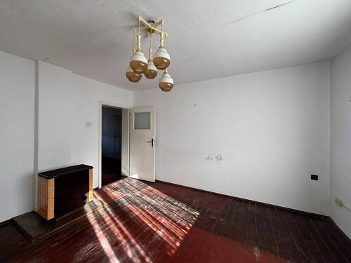 Wohnzimmer - 4 Zimmer Einfamilienhaus zum Kaufen in Wermsdorf