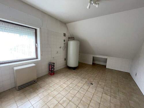 Bild 3 - 8 Zimmer Etagenwohnung in Dietzhölztal / Ewersbach