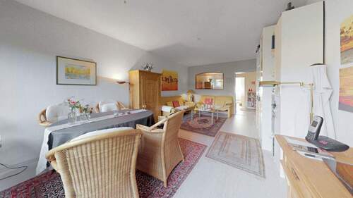 Wohnzimmer - Beispielfoto, Ausstattung und Zustand können variieren - Etagenwohnung mit 59,00 m&sup2; in Münster zum Kaufen