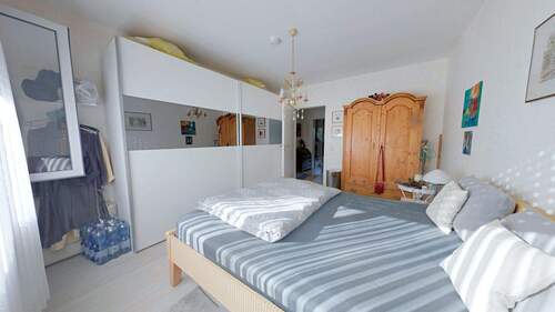 Schlafzimmer - Beispielfoto, Ausstattung und Zustand können variieren - 