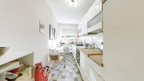 Küche - Beispielfoto, Ausstattung und Zustand können variieren - 