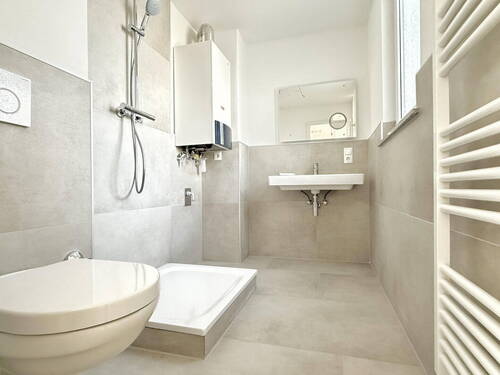 Badezimmer - Hochwertig sanierte 2-Zimmer-Wohnung mit Ausblick auf das Osthaus Museum - Erstbezug in Hagen Mitte