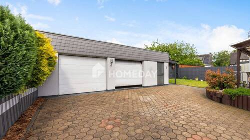Garage - Einfamilienhaus mit 125,00 m&sup2; in Oberhausen zum Kaufen
