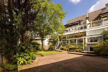 Haus B - Mehrfamilienhaus-Ensemble aus zwei top gepflegten 3- und 5- Parteienhäusern mit viel Potential und Grundstücksreserve!