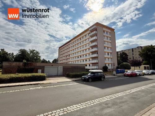 Außenansicht Wohn- und Garagenanlage - Zentrumsnahe 4-Zimmer-Eigentumswohnung mit Balkon und Garagenstellplatz in Bamberg-Wunderburg