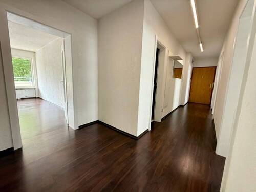 Flur - 4 Zimmer Etagenwohnung zum Kaufen in Bamberg