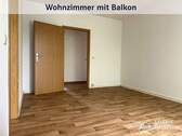 Wohnzimmer mit Balkon - 
