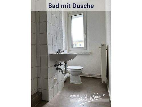 Bad mit Dusche - 