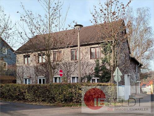 Frontansicht - Mehrfamilienhaus mit drei Wohnungen - zentral gelegen und trotzdem ruhig