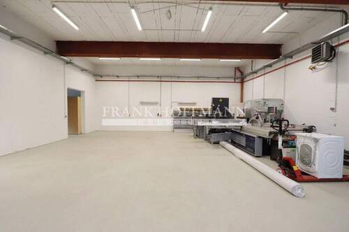 V8828 Bürogebäude - Halle 1.2 - 